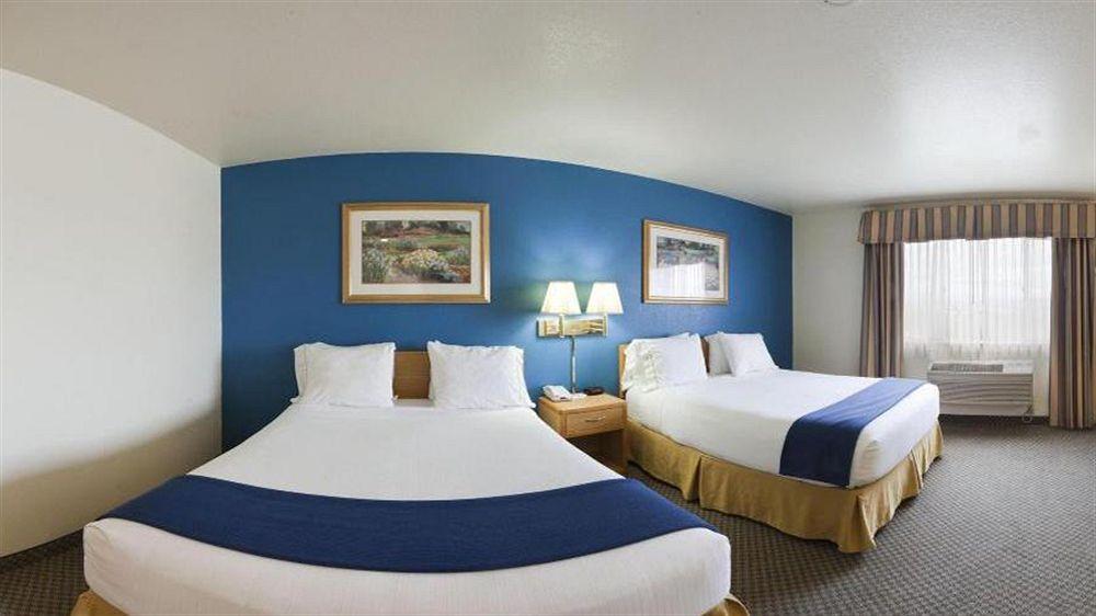 Holiday Inn Express Pendleton By Ihg Exterior photo